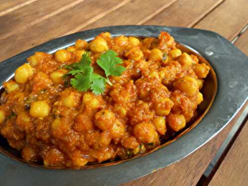 Chana massala (curry de pois chiches) Plats complets, Recettes du monde, Recettes indiennes