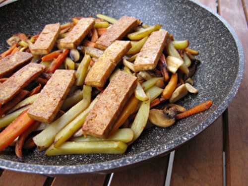 Pommes de terre et carottes poêlées au tofu Plats complets - Recettes vegan