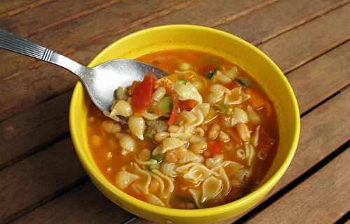 Soupe minestrone italienne Recettes du monde, Soupes