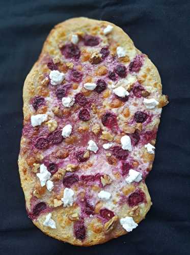 Pizza cerises chèvre et miel