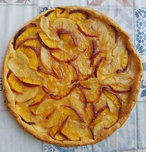 Tarte fine pèche et brugnon