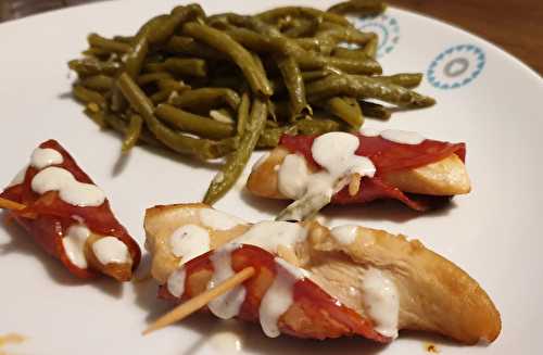 Aiguillettes de poulet roulées au chorizo sauce parmesan