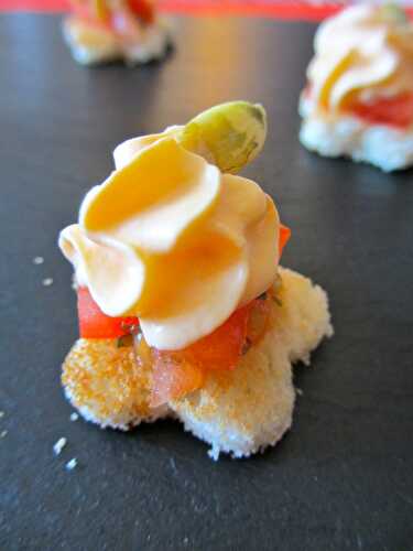 Bouchées aux tomates et basilic