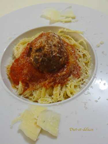 Boulettes de boeuf mijotées à la tomate