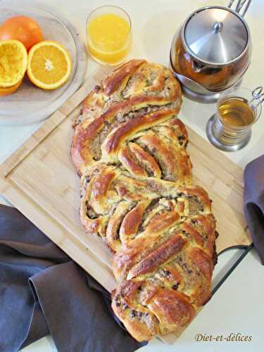 Brioche XXL tressée à la crème d’amandes et pépites de chocolat