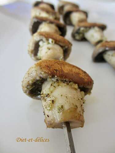 Brochettes de champignons à la sarriette