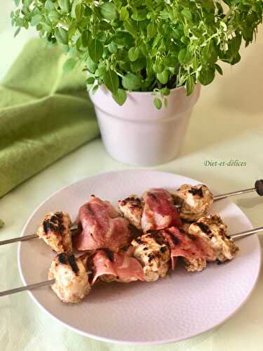 Brochettes de poulet mariné au pesto et coppa