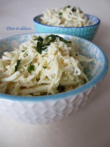 Céleri rave, sauce légère au fromage blanc et à la moutarde