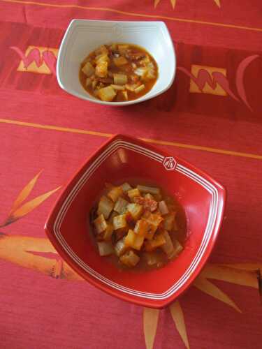 Côtes de blettes à la sauce tomate, aux tomates séchées et au chorizo