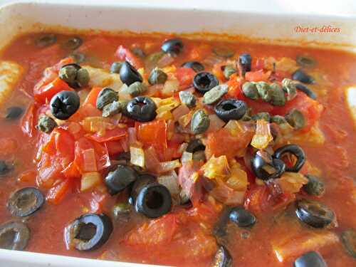 Lieu noir à la tomate, aux olives noires et aux câpres