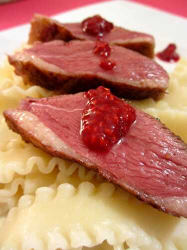 Magret de canard aux framboises