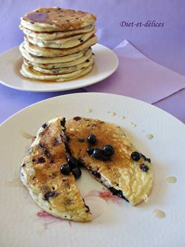 Pancakes aux myrtilles et au sirop d’érable