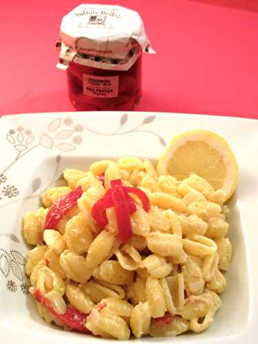 Petites pâtes à la chair de crabe, aux piquillos et leur sauce citronnée