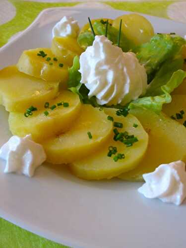 Pommes de terre en salade à la mousse de fromage