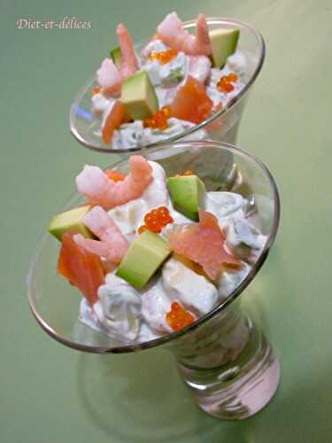 Salade d’avocat à la truite fumée et aux crevettes