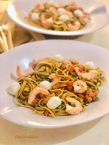 Tagliatelles au curry Madras, crevettes et petits légumes