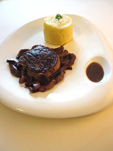 Tournedos sauce aux champignons et vin rouge