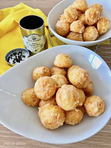 Gougères au fromage et poivre voatsiperifery