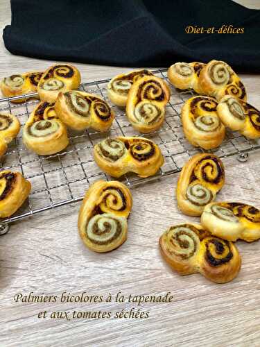 Palmiers bicolores à la tapenade et aux tomates séchées