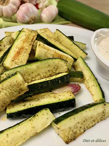 Bâtonnets de courgettes à la sarriette, cuisson au four