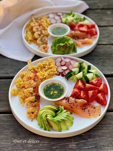 Bowl de truite fumée et crevettes aux crudités et lentilles corail