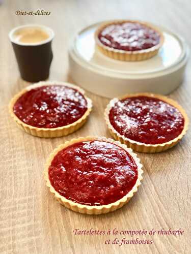 Tartelettes à la compotée de rhubarbe et de framboises