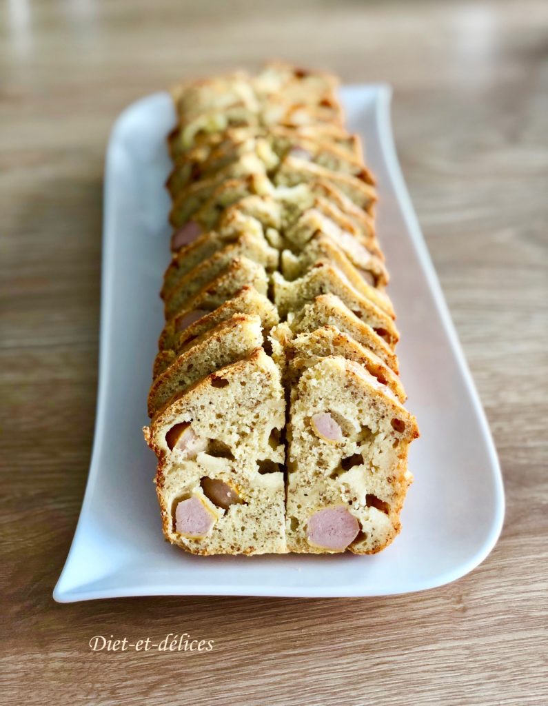 Cake aux knacks, à la moutarde de Meaux et au cheddar