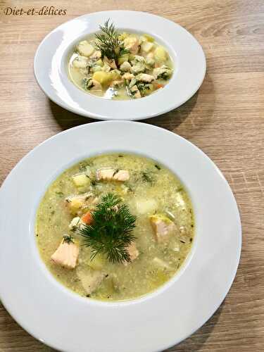 Soupe aux deux poissons, légumes et aneth fraîche