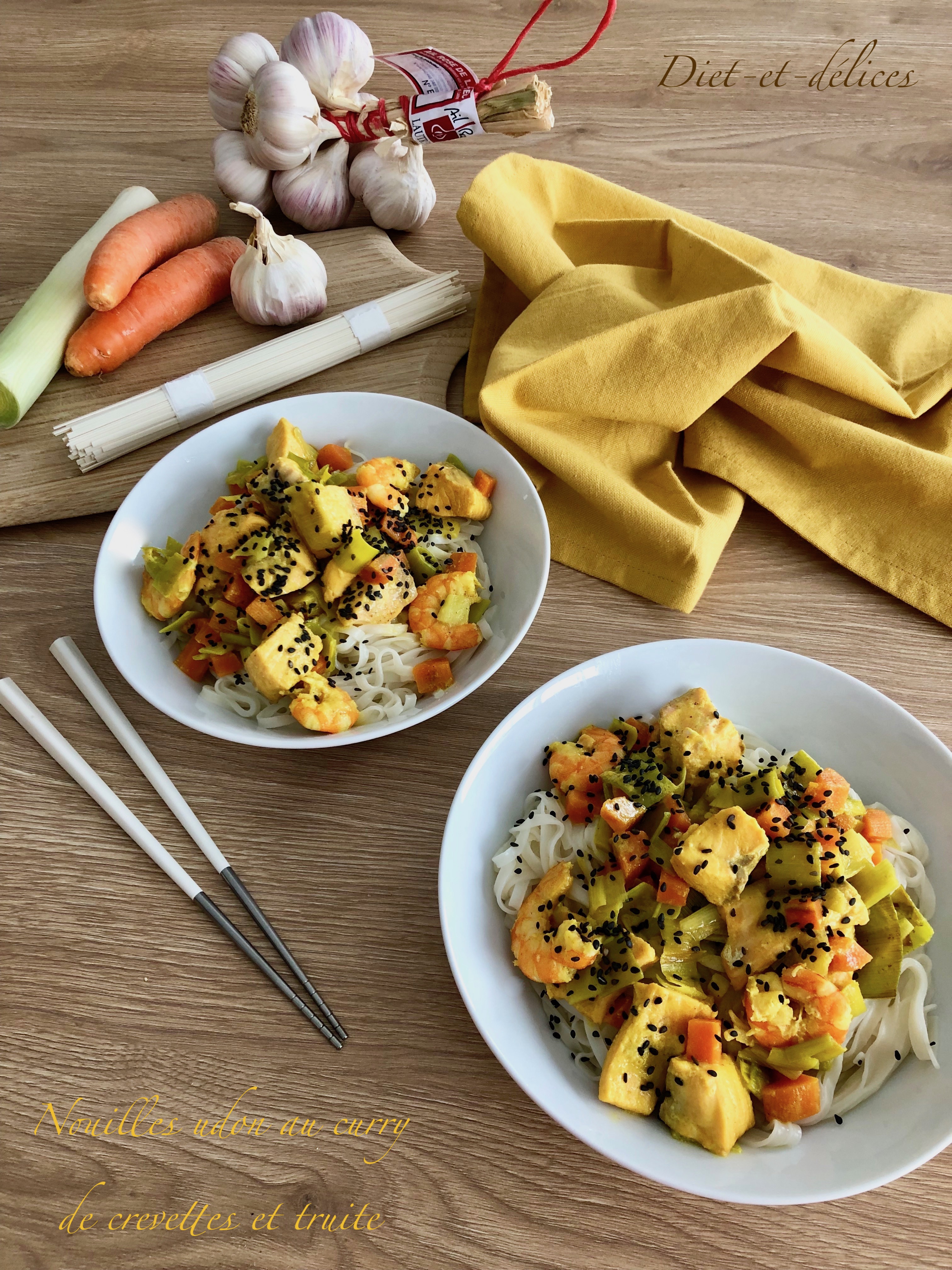 Nouilles udon au curry de crevettes et truite