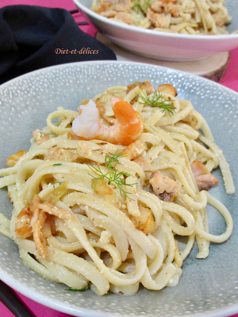 Linguine façon carbonara au saumon et aux crevettes