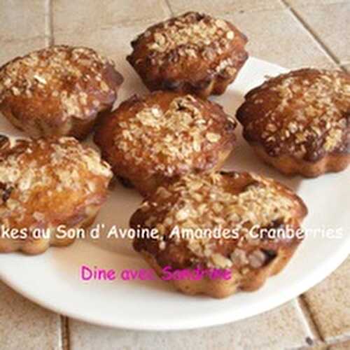 Des Cakes au Son d'Avoine, Cranberries et Amandes