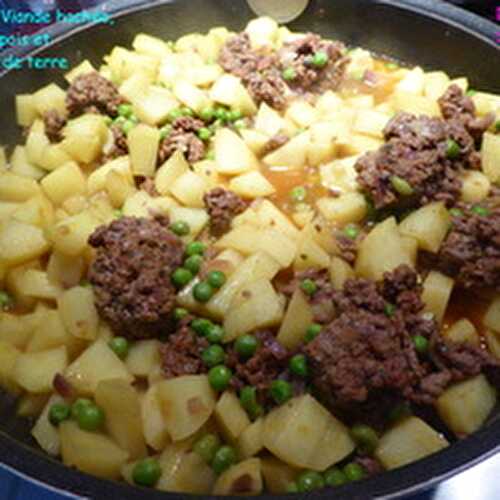 Un Tajine de Viande hachée, Petits pois et Pommes de terre