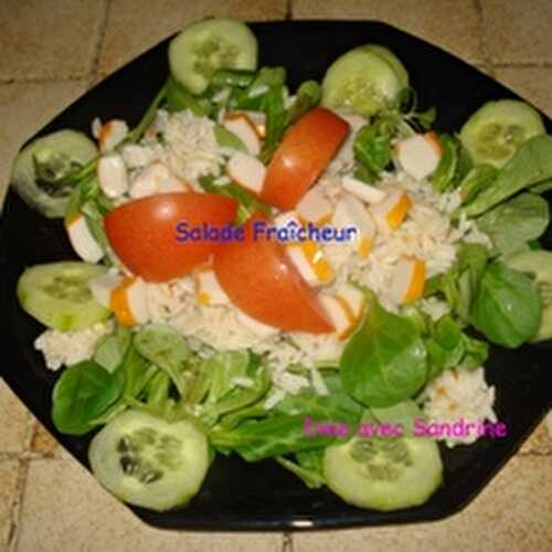 Une Salade Fraîcheur: mâche, concombre, tomate, surimi