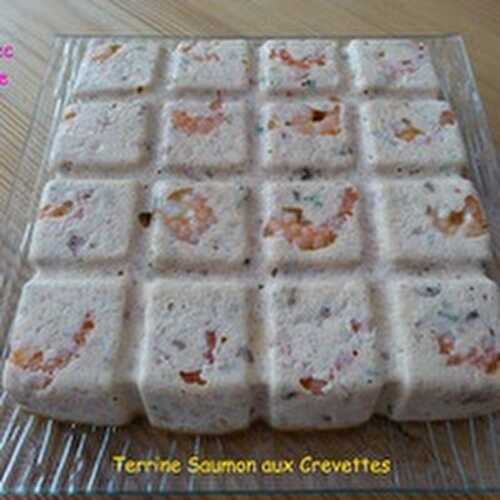 Une Terrine de Saumon et Crevettes