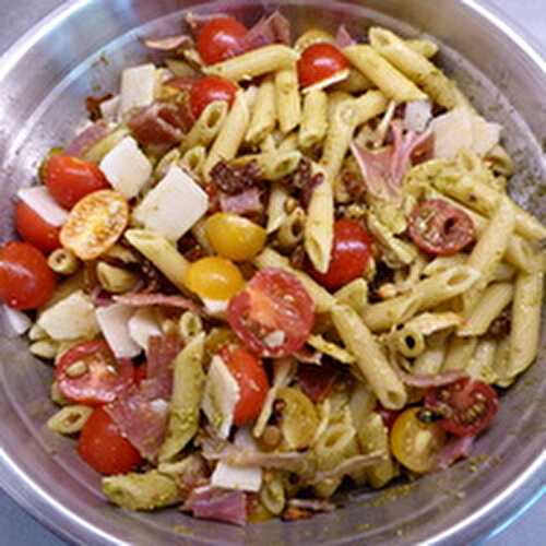 Une Salade de pâtes à l'Italienne au Pesto