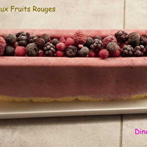 Une Bûche Savarin aux Fruits Rouges