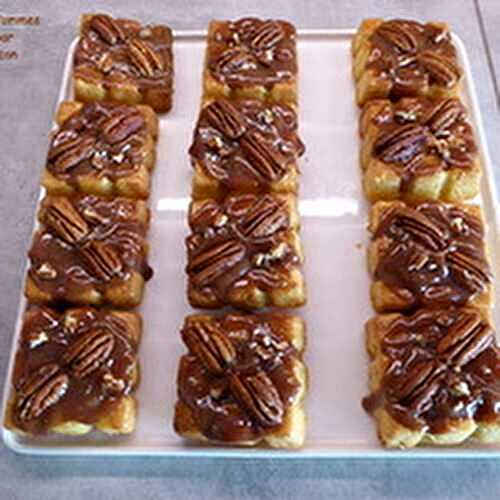 Des Gâteaux aux Pommes Sauce Carambar et Noix de Pécan