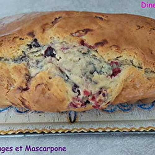 Un Cake aux Fruits rouges et Mascarpone