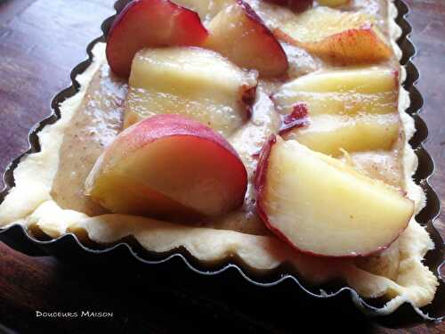 Tarte Amandine aux Pêches Blanches