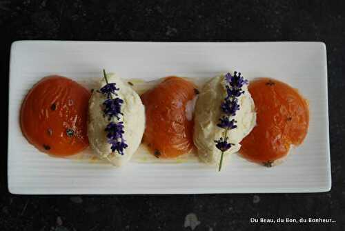 Abricots rôtis au miel et au thym, glace à la lavande