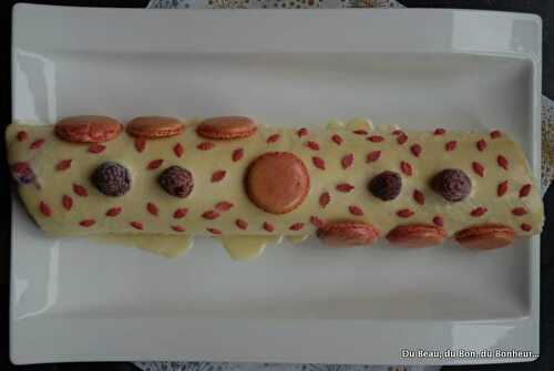 Bûche chocolat blanc-framboises