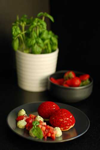 Choux craquelin au crémeux basilic et tartare de fraises