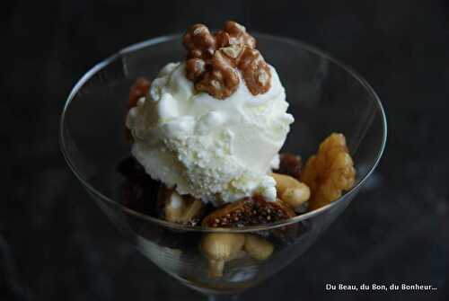 Fruits secs au Muscat de Samos et glace au yaourt grec