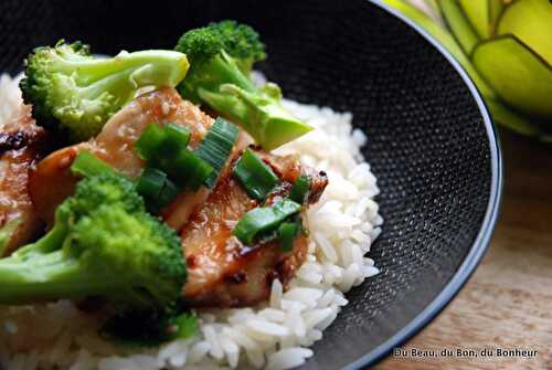 Poulet miel et sésame, riz et brocoli