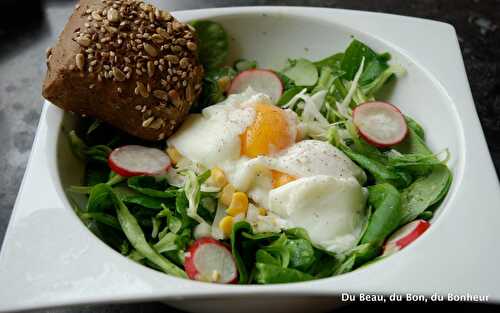 Salade de blé et oeufs pochés