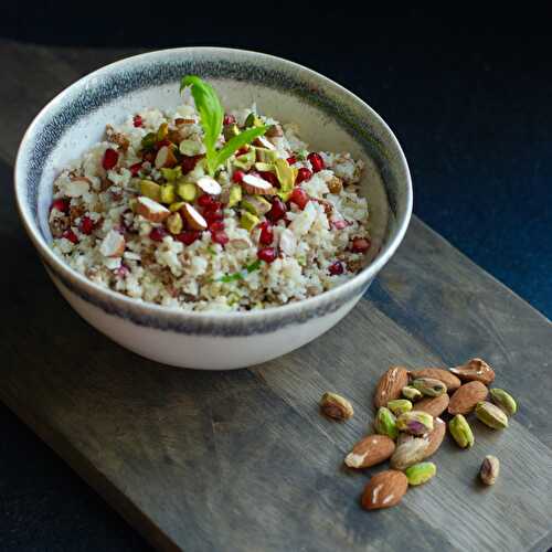 Taboulé de chou-fleur aux fruits secs et grenade