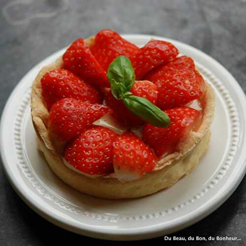 Tartelettes aux fraises, crème pâtissière au basilic