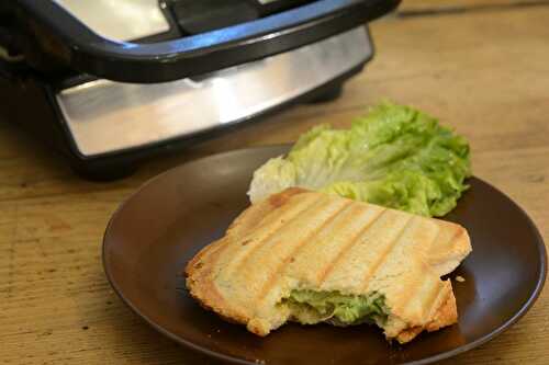 Croque monsieur à l'avocat et au fromage de chèvre