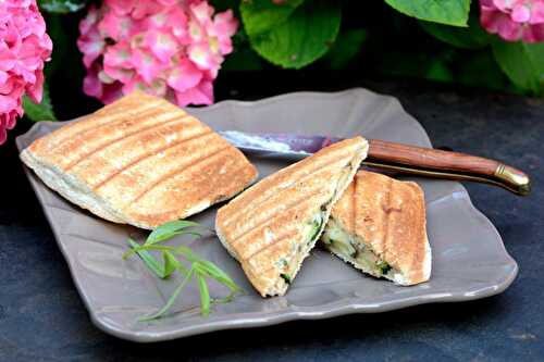 Croque-monsieur aux courgettes et champignons, béchamel aux herbes