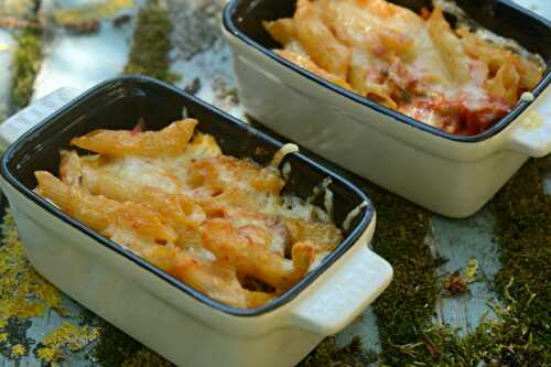 Gratin de penne aux tomates, aux champignons et au fromage de chèvre